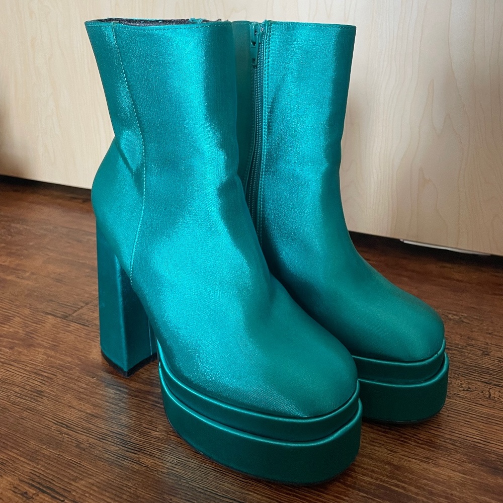 Chunky Short GoGo Boots